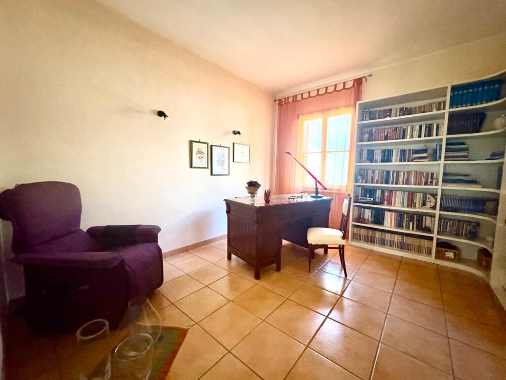 Appartamento in vendita in via Ruggero Flores