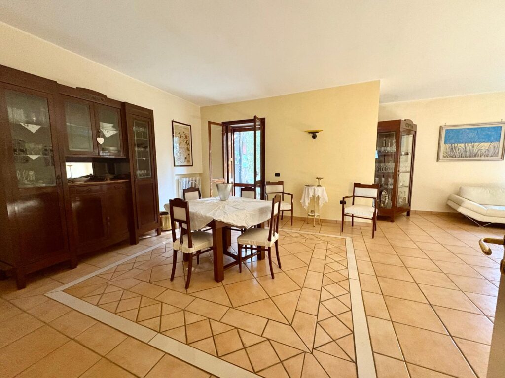 Appartamento in vendita in via Ruggero Flores