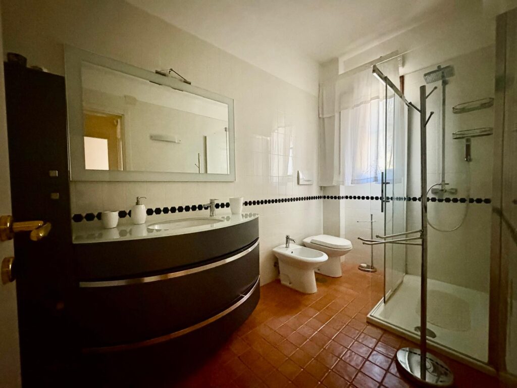 Appartamento in vendita in via Ruggero Flores