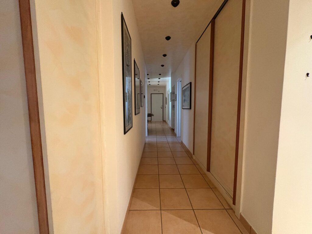 Appartamento in vendita in via Ruggero Flores