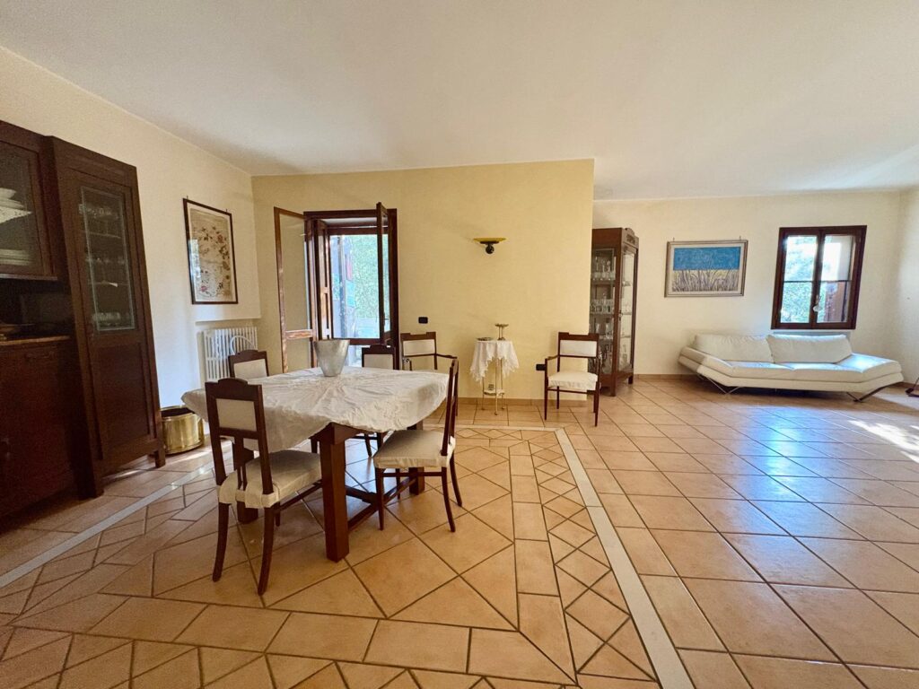 Appartamento in vendita in via Ruggero Flores